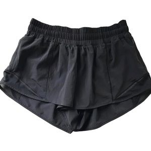 Lululemon Hotty Hot Short II *2.5" Black sz 4